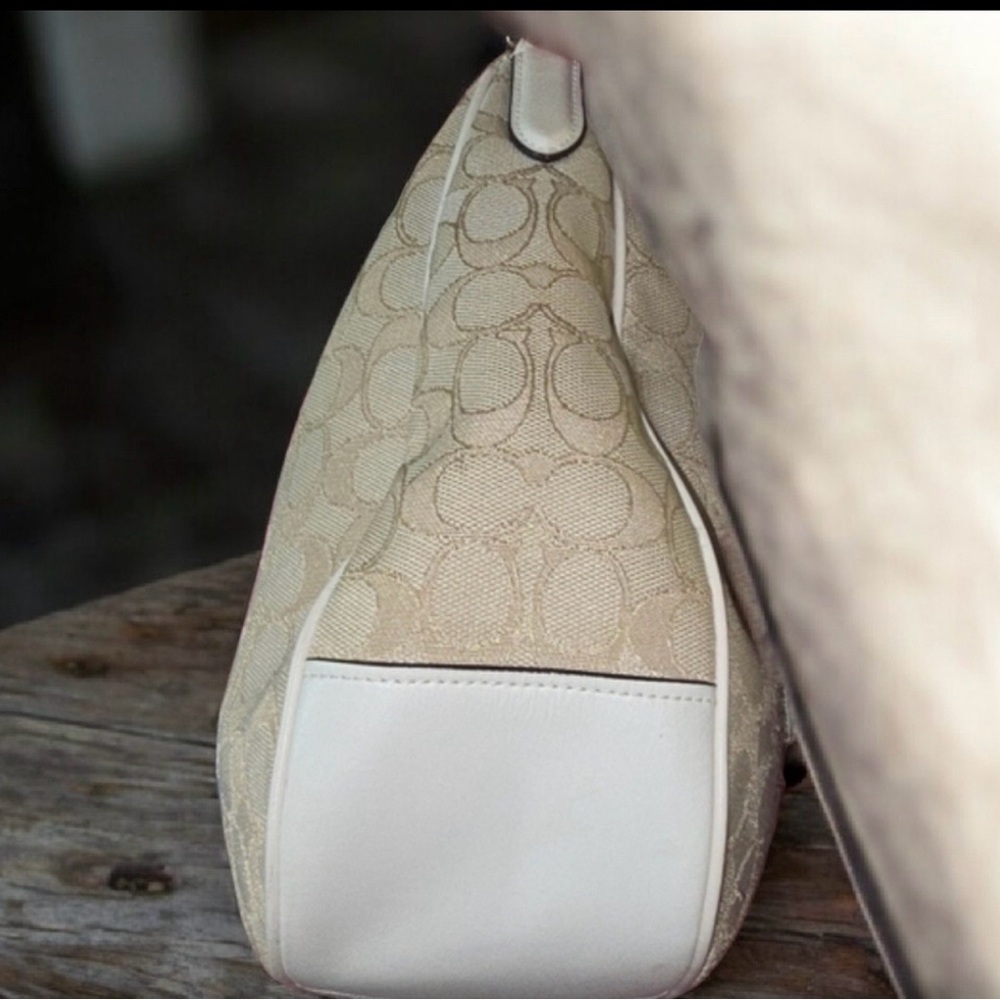 LIKE NEW!! Coach 2018 Hobo Shoulder Bag - Picture 4 of 10